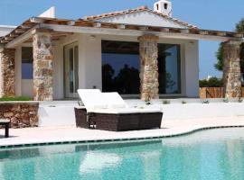 Villa con piscina，位于卡拉赛达的酒店