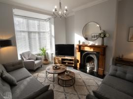 4 Bed End Terrace - sleeps 7，位于伊尔克利的酒店