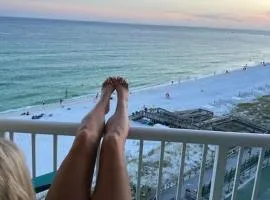 Holiday Surf and Racquet Unit 723