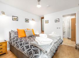 Chunal Apartment Central Glossop，位于格洛索普的酒店
