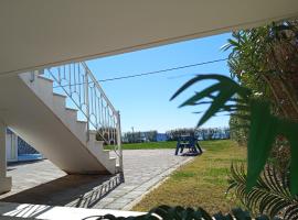 SteliosDimitra Seafront Guest House in Kantia，位于坎迪亚的酒店