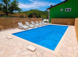 Holiday Home Mediteran，位于内乌姆的酒店