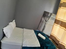 BDC Paarl Accommodation and Guest House，位于帕尔的酒店