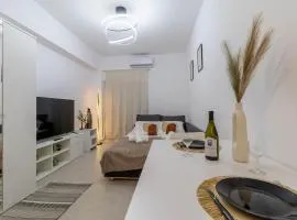 Loutraki Studio by the Beach Bars,Taverns,AC, Washer