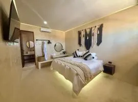 Holbox Midtown Suites