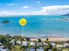 Whitsunday Escape - Beachfront with Private Pool，位于坎农代尔的酒店