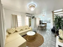 IVORY Up To 12 PAX near Clark Speedway & Aqua Planet