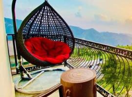 Stayenest Mashobra with balcony view，位于马舍布拉的酒店