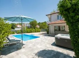 Villa VinisTerra Family-Friendly with Pool,Jacuzzi