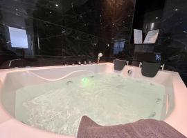 Escapade Détente avec Balnéo -043，位于鲁昂的酒店