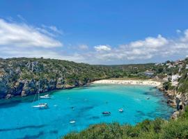 Menorca Paradise Cala en Porter Golden Sands & Sea，位于卡拉恩波特的海滩酒店
