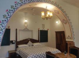 Alivaa Heritage Lotwara Fort，位于Dausa的酒店