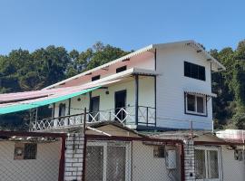 Ekantam，位于Jhājra的酒店