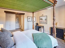 #2 - 4 Poster Bed at The Raven Aparthotel by PureStay，位于马奇温洛克的酒店