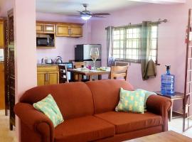 Private Lodge, Cousin's Cove，位于Green Island的酒店