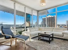 Urban Oasis - 2BR Condo Downtown Large Balcony