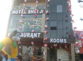 Hotel Shri Ji，位于Govardhan的酒店