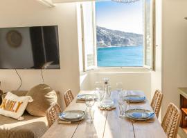Family House Vue Mer，位于芒通的酒店