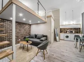 Sweet & Cozy Home at Center