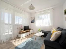 Wyjątkowy Apartament z Parkingiem by Noclegi Renters