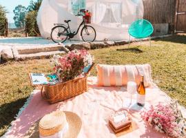 Burbujas Astron&oacute;micas Albarari Sanxenxo，位于桑亨霍的豪华帐篷