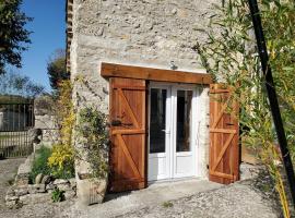 Joli Studio dans le Quercy，位于Labastide-Marnhac的酒店