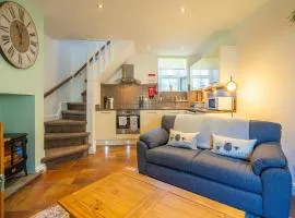 Bell Cottage - Cockermouth is five minutes walk to pubs, restaurants and shops