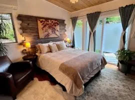 Arcata Forest Retreat Peaceful Redwood Suite 5 min to Downtown Arcata w Private Patio Fountain & Fire Pit