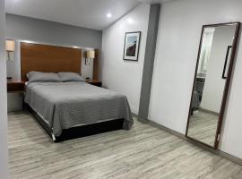 Hotel Colonial INN,位于提华纳的酒店