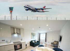 Near Heathrow Airport -FREE Parking-Full apartments-Near M4-1 bus LHR，位于斯坦维尔的酒店