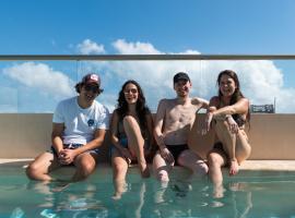 SUUT Hostal Boutique，位于普拉亚卡门的青旅