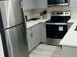 Private Very Spacious 2 bed 1-Bedroom basement Suite SW Calgary