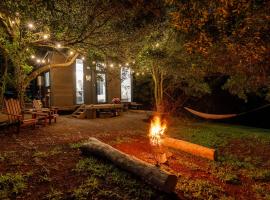 Tiny House Elevation 156 by Tiny Away，位于Amamoor的小屋