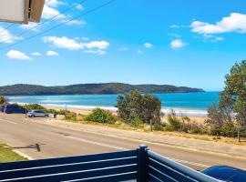 Sea Breeze Retreat - Beach Front，位于Umina Beach 的酒店