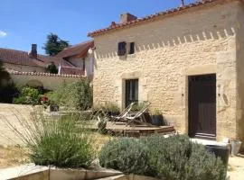 Gîte authentique avec cheminée, terrasse et WiFi en Charente - FR-1-653-119