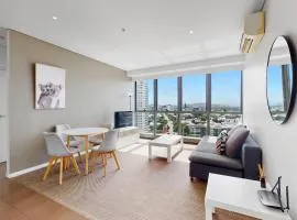 Cloud 17 Retreat - Meriton Soleil Private Apt 1B