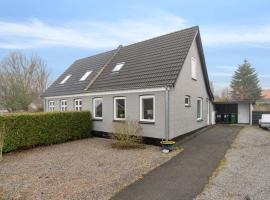 Cozy Holiday Home With Lots Of Charm，位于奥基克比的酒店