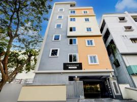 Super Townhouse Lanco Hills Gachibowli，位于Gachibowli的酒店