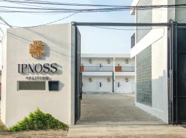 INNCA Ipnoss Coliving, Semarang，位于Achmad Yani International的酒店