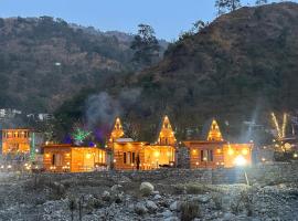 Cabana Riverside Resort - Kainchi Dham，位于奈尼塔尔的酒店