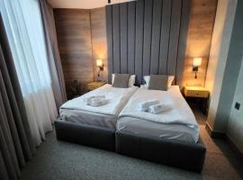 Jorela Family Hotel，位于鲁塞的酒店