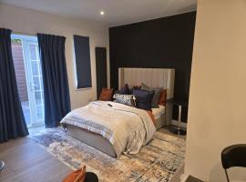 Newly Built Studio Apartment，位于斯蒂夫尼奇的酒店