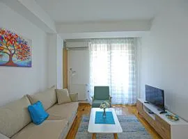 Riverside Charm Apartment