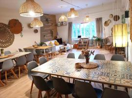 Nómada Hostel - Surf & pilgrim House，位于圣维森特-德拉巴尔克拉的青旅