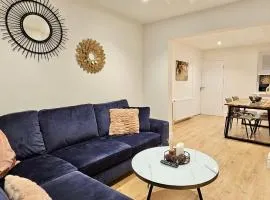 3BDR Comfortable Contractor Home in Bedford with Free Parking
