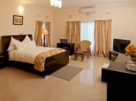 Waterfalls Hotel Zambia，位于卢萨卡的酒店
