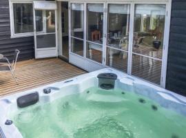 Holiday Home Bruni - 1-3km from the sea by Interhome，位于Græsted的带按摩浴缸的酒店