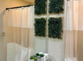 Scandi Suites Azure Urban Residence, City Sunset View，位于马尼拉的酒店