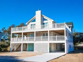 Oceanside, Hot Tub, Screened Porch, Lighthouse Views!- 119, The Haole House