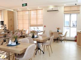 Aniko Hotel，位于巴统的海滩酒店